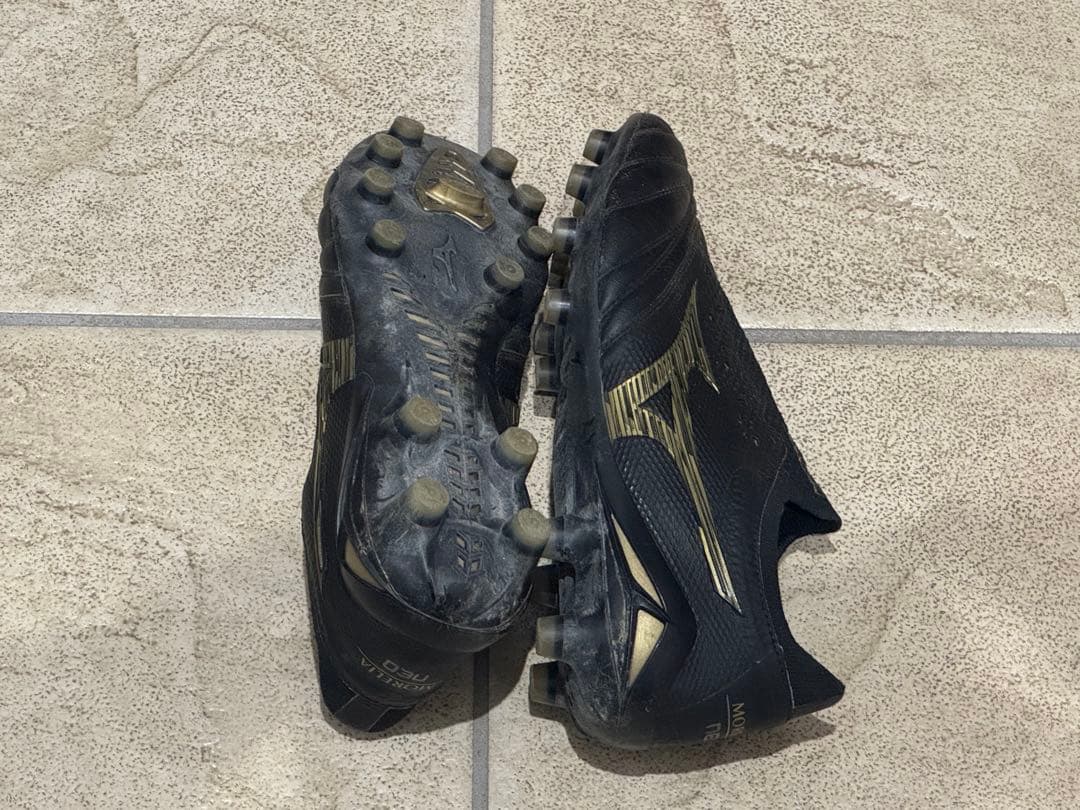 モレリア NEO 4 β ミズノ　サッカースパイク　24センチ　中古