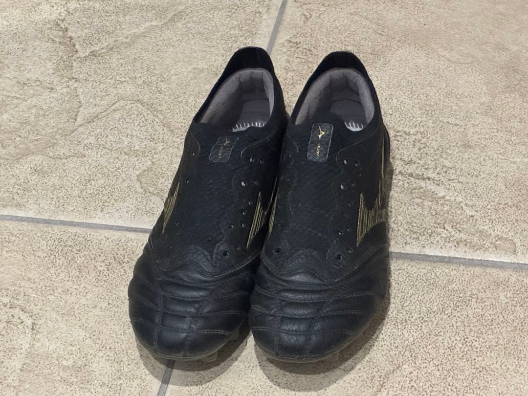 モレリア NEO 4 β ミズノ　サッカースパイク　24センチ　中古