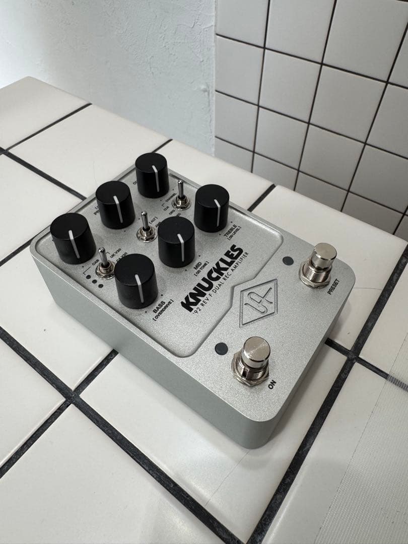 ギター UAFX KNUCKLES