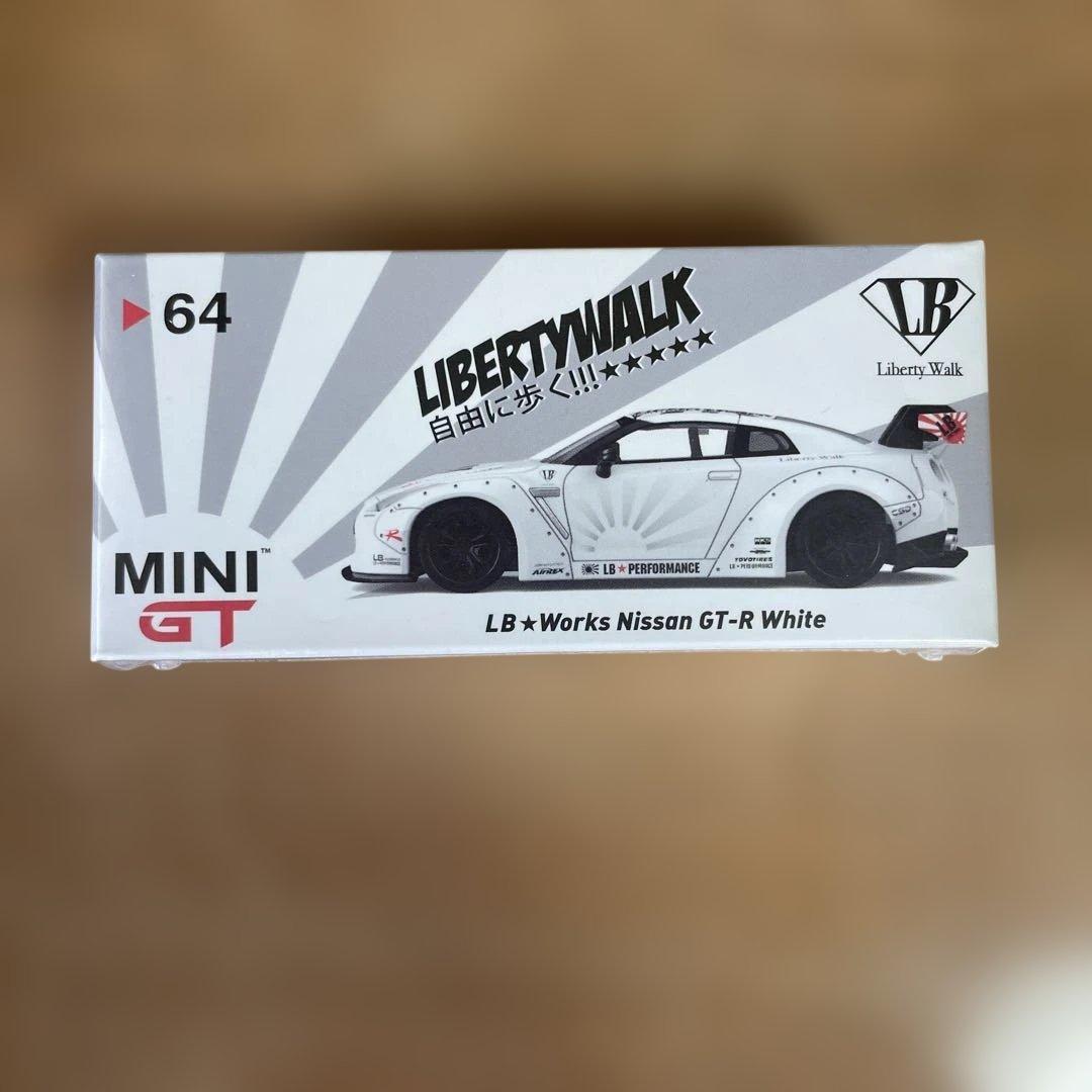 MINI GT LB トイザらス限定R35ホワイト 1/64