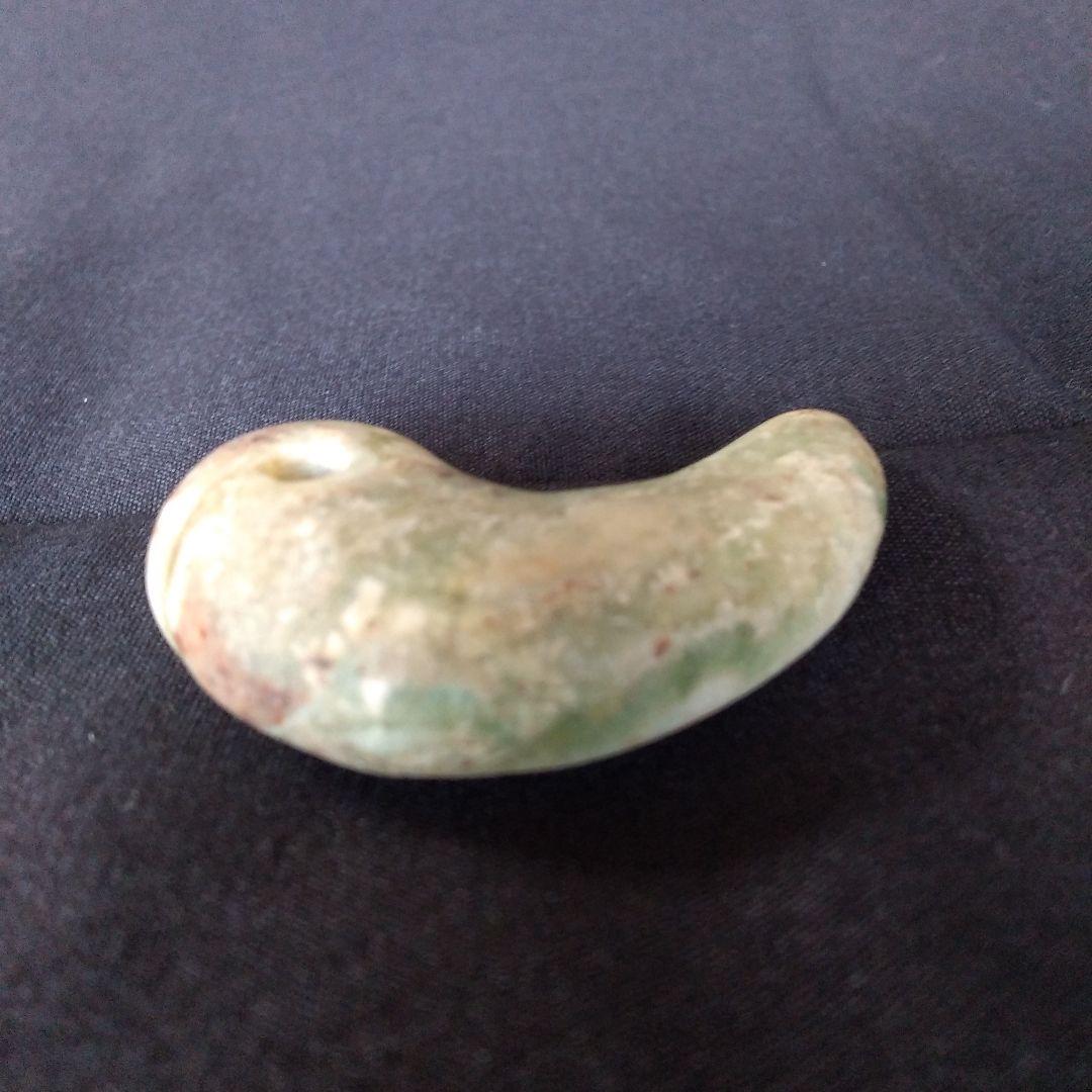 翡翠勾玉　ヒスイまがたま　糸魚川ヒスイ　古墳時代　宝石質ヒスイ　出土品