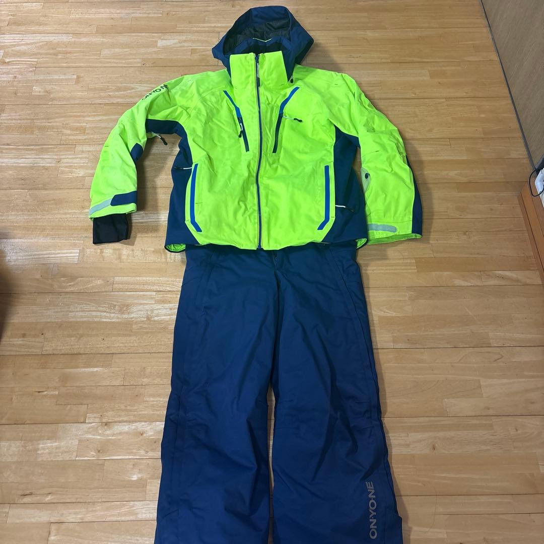 オンヨネONYONEスキーウエア　M