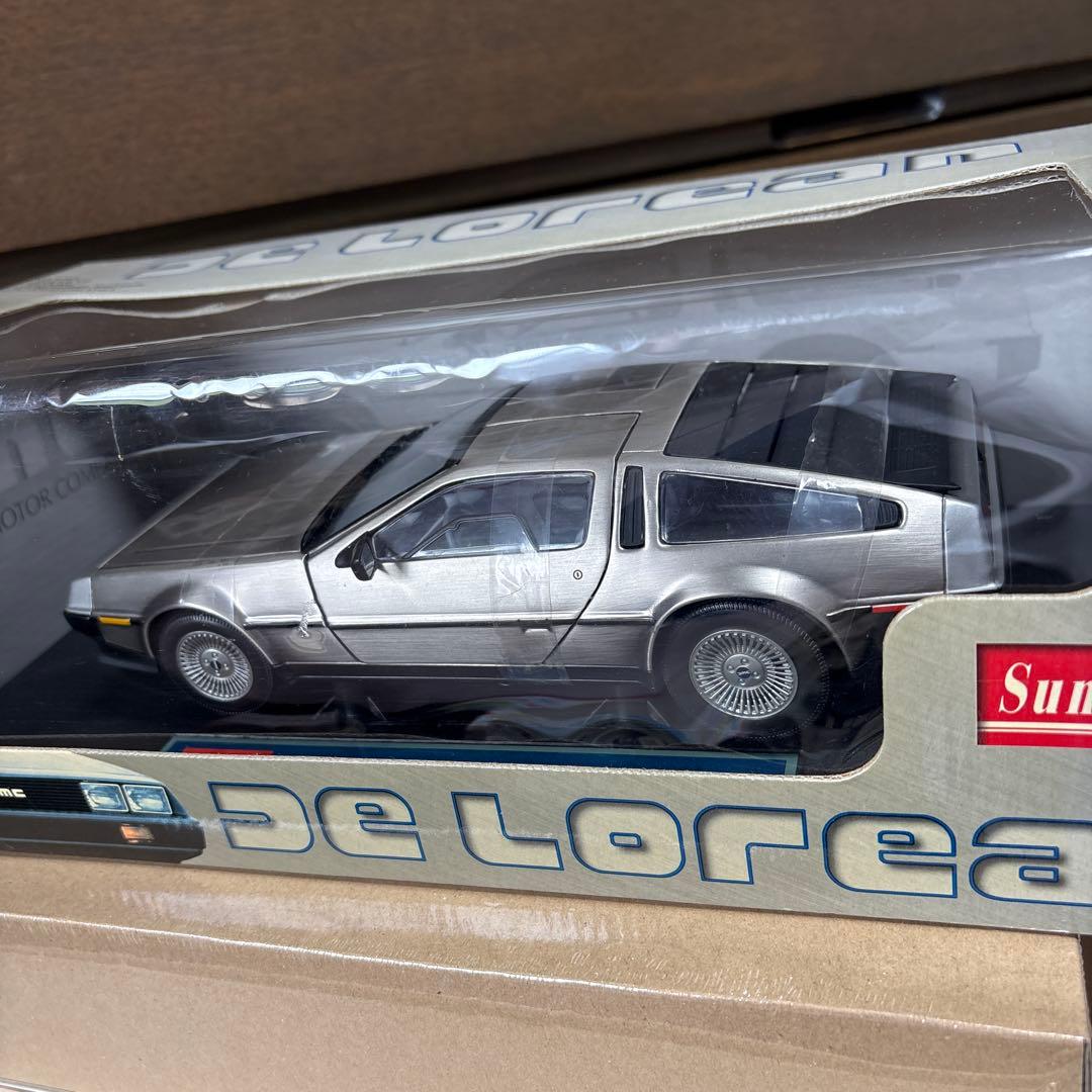 サン スター　DeLorean 1/18 未開封