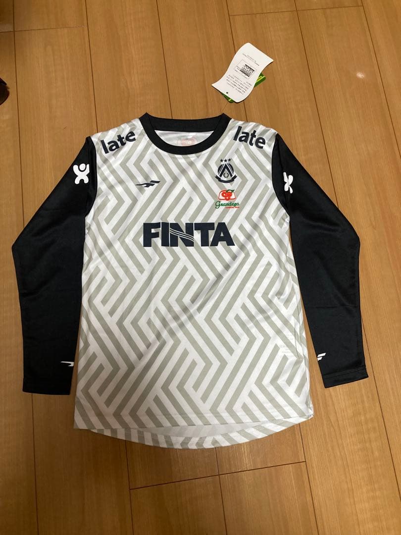 セット販売　Finta サッカー 長袖シャツ ウインドブレーカー セット