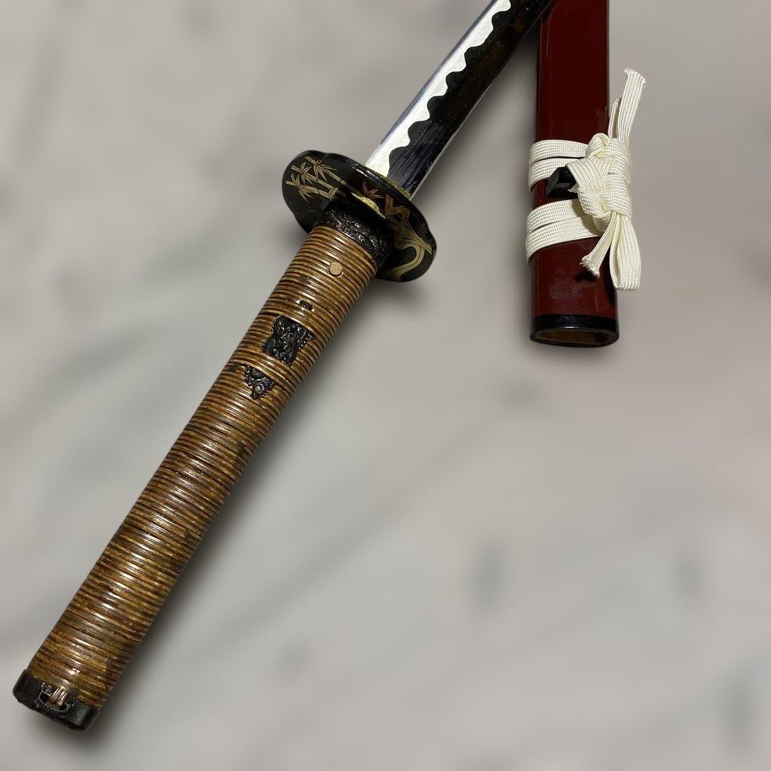 高級模造大刀 藤巻柄 竹笹図木瓜鍔 小豆色呂鞘