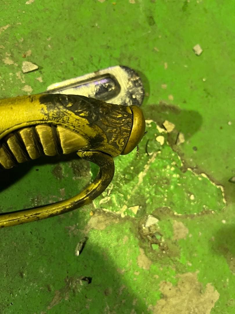 旧日本軍　サーベル　波模様の装飾付き刀　指揮刀　模造刀　儀礼刀　軍刀