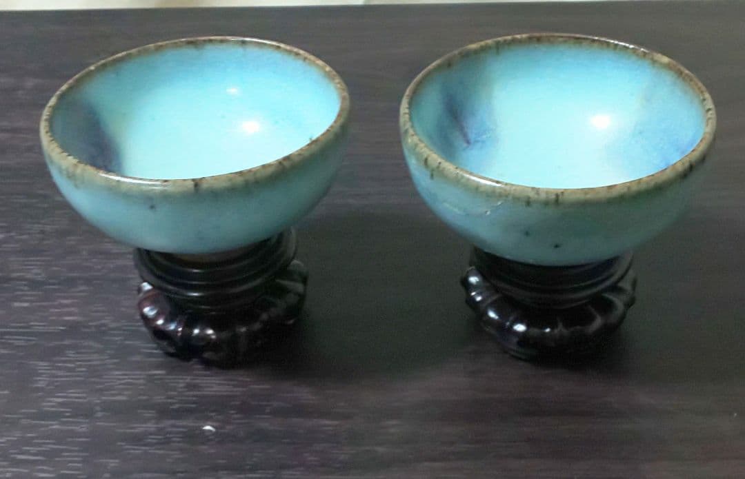 南宋時代 鈞窯紫斑紋盃 澱青釉紫紅斑盃 木製台座付 二客