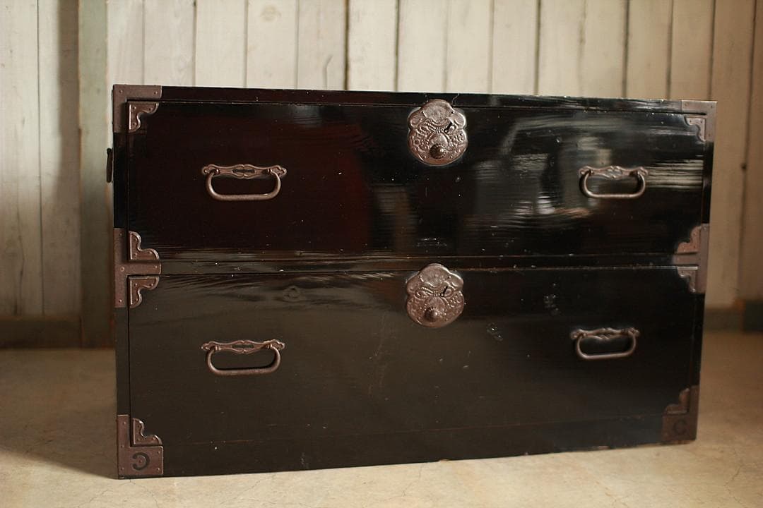 綺麗な巾着金具庄内箪笥　2段　タンス　収納　古家具　古民家　時代家具