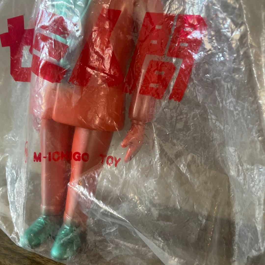 未使用未開封マルサンM1号ウルトラQ セミ人間 ソフビ　レトロ　昭和