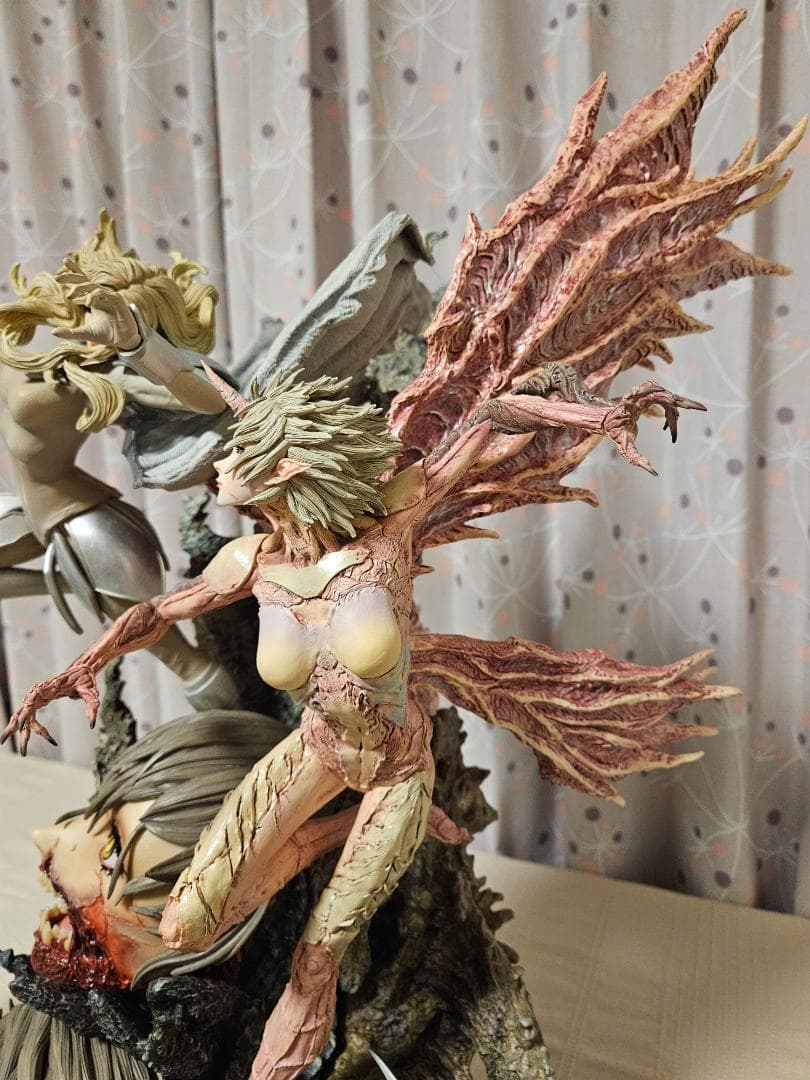 Figurama クレイモア テレサ vs プリシラ 1/6 スタチュー