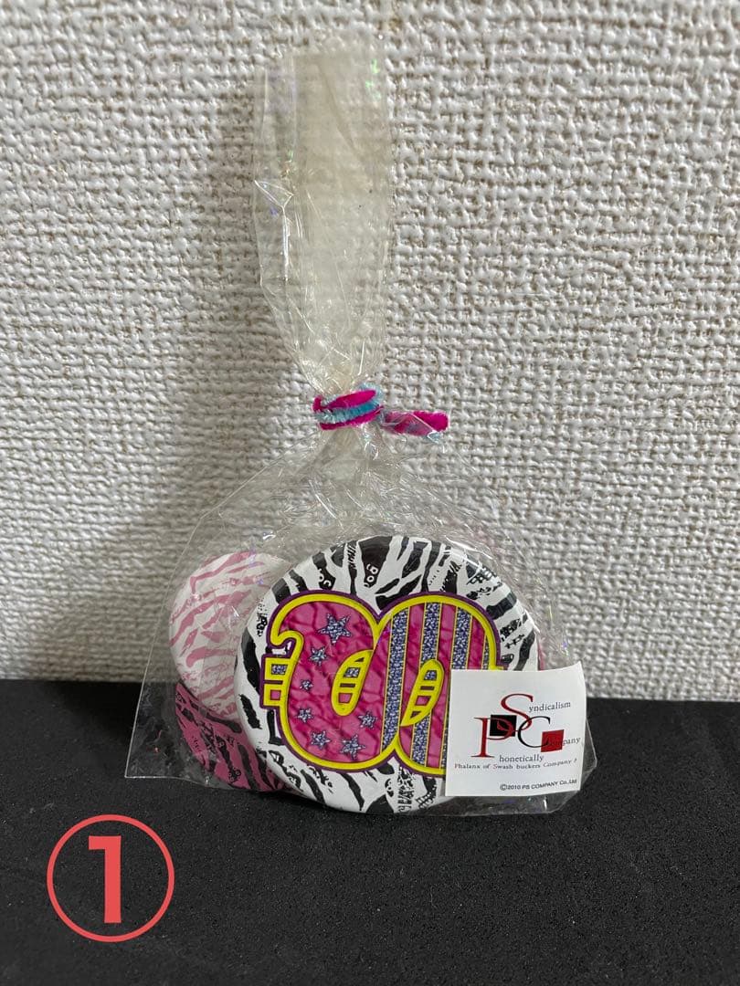 SuGグッズ確認用2　缶バッジとカレンダー