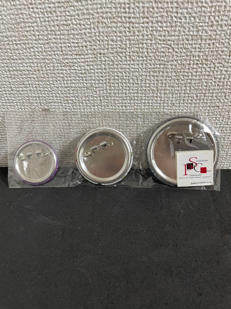 SuGグッズ確認用2　缶バッジとカレンダー