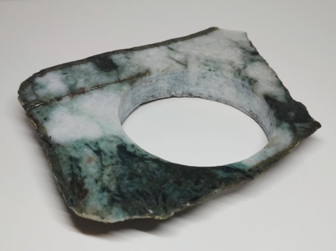 白緑 477g 翡翠 ヒスイ 翡翠原石 鑑賞石 原石 自然石 誕生石 鉱物 水石