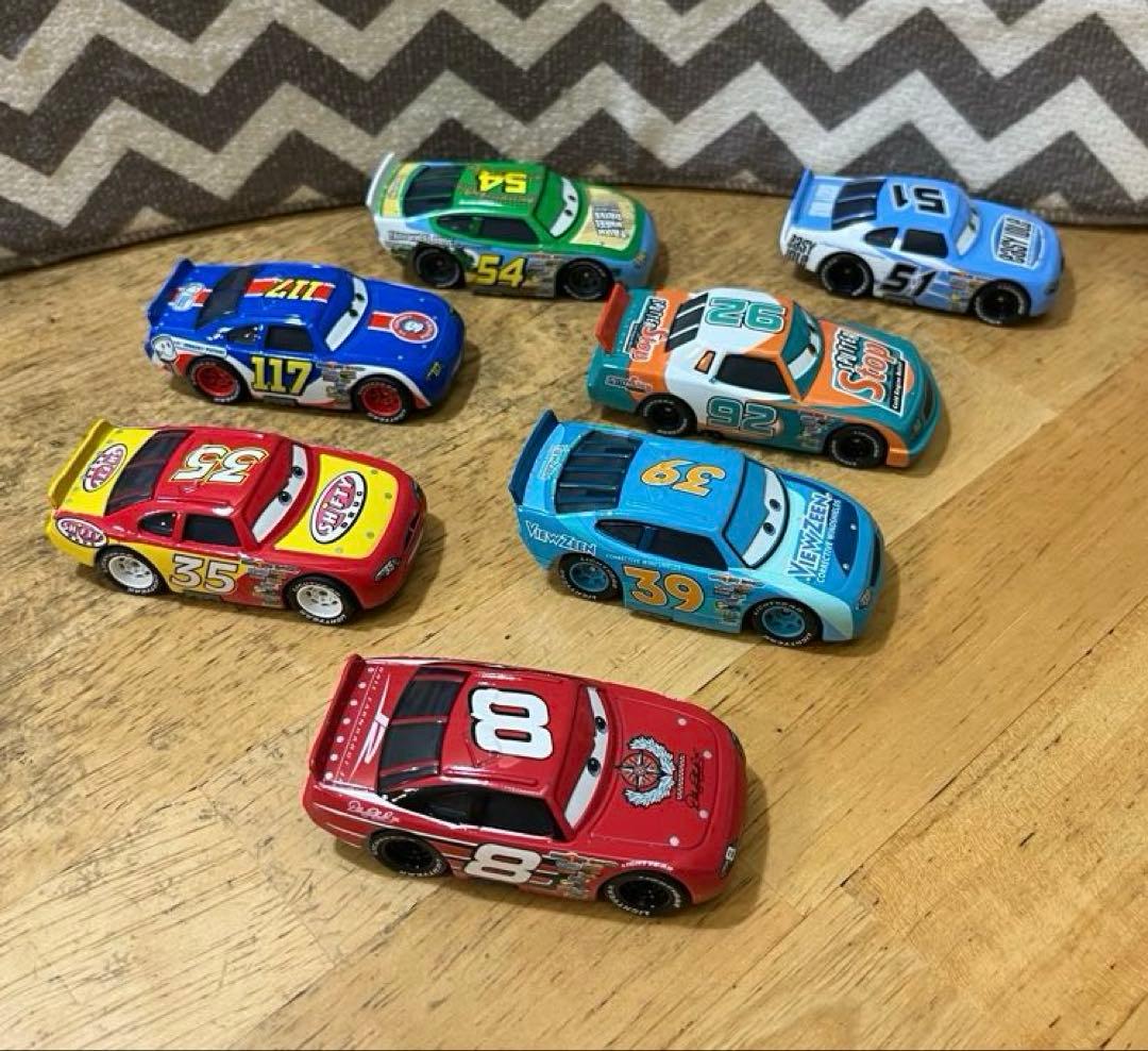 マテルカーズピストンカップレーサー34台［32台ラバータイヤ］ペースカーのセット