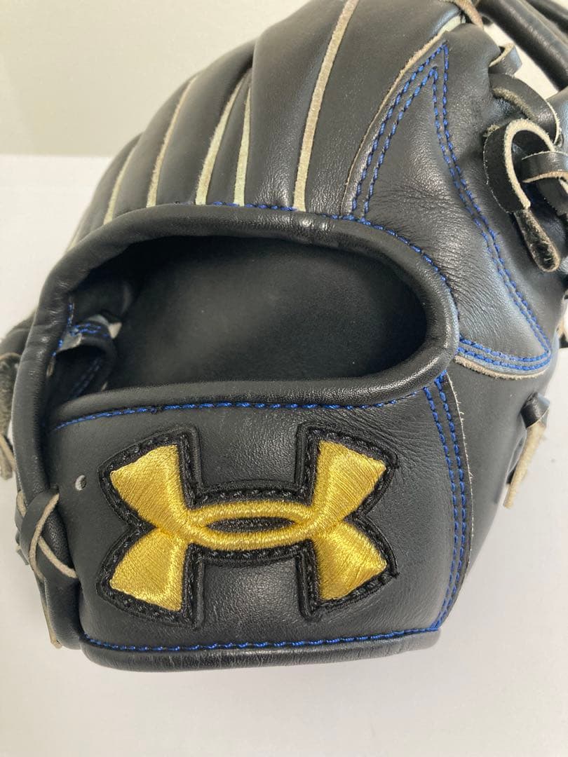 【美品】Under Armour 野球グローブ 黒/金