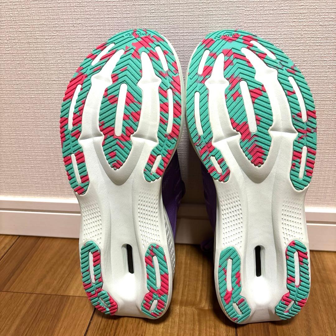 ヨネックス25年モデル ランニングシューズカーボンクルーズXRウィメン