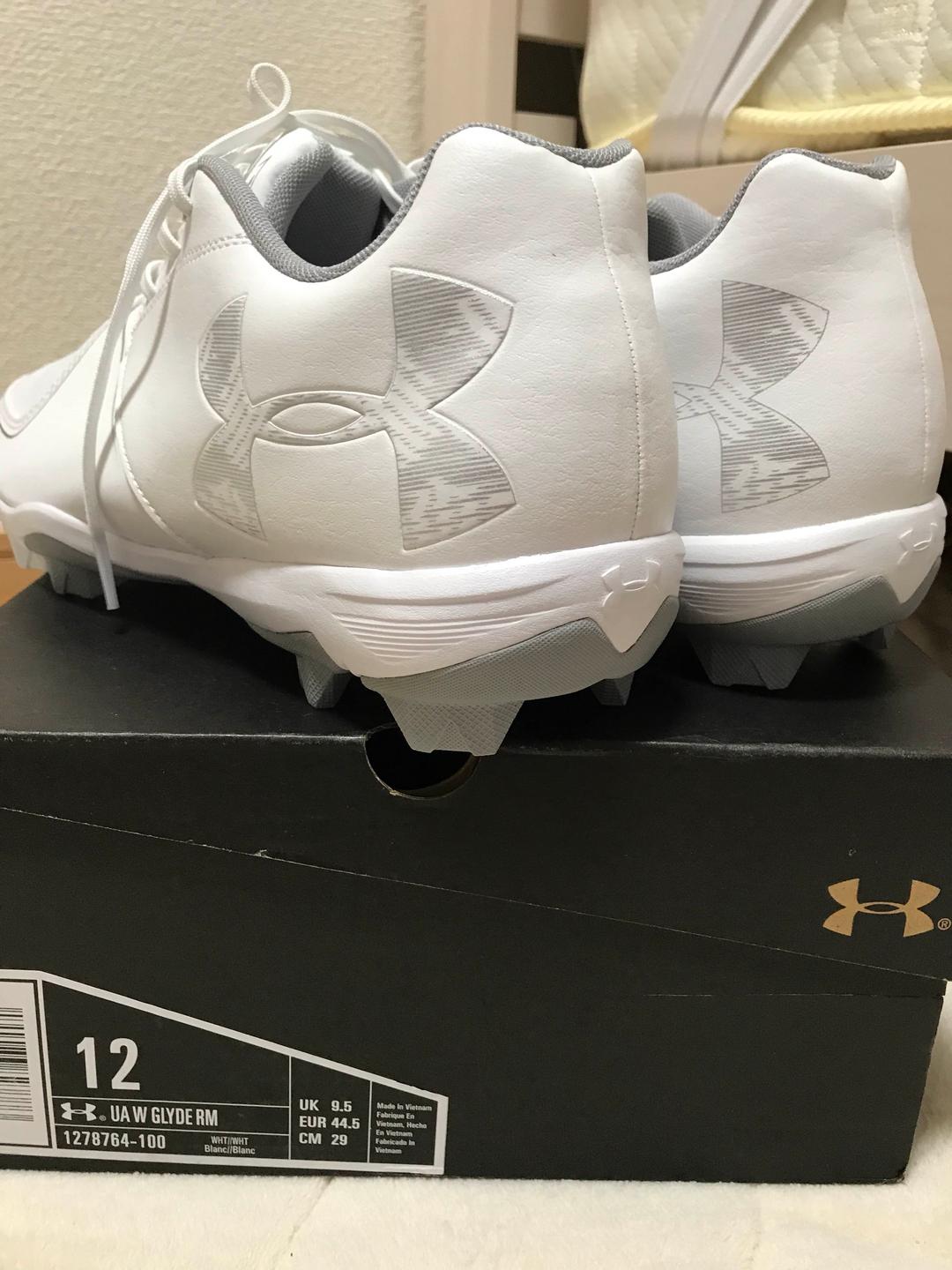 UNDER ARMOUR ホワイト