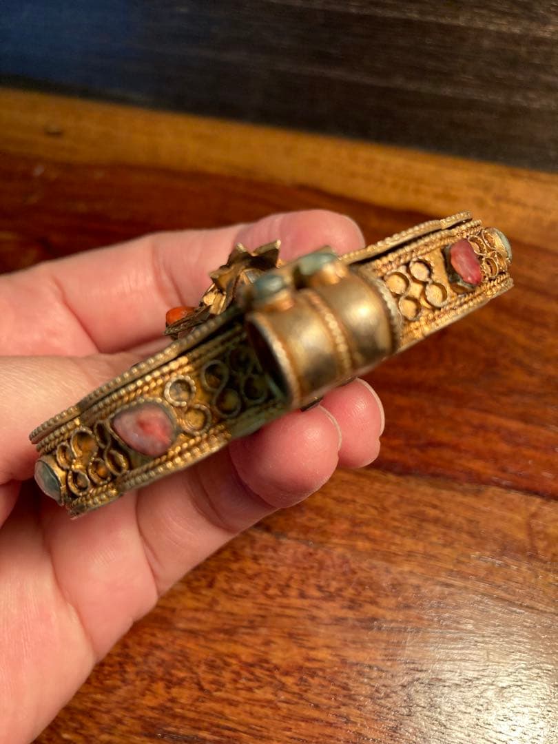 ガウ（Ghau） 仏像細工 チベット密教88g ネパール製