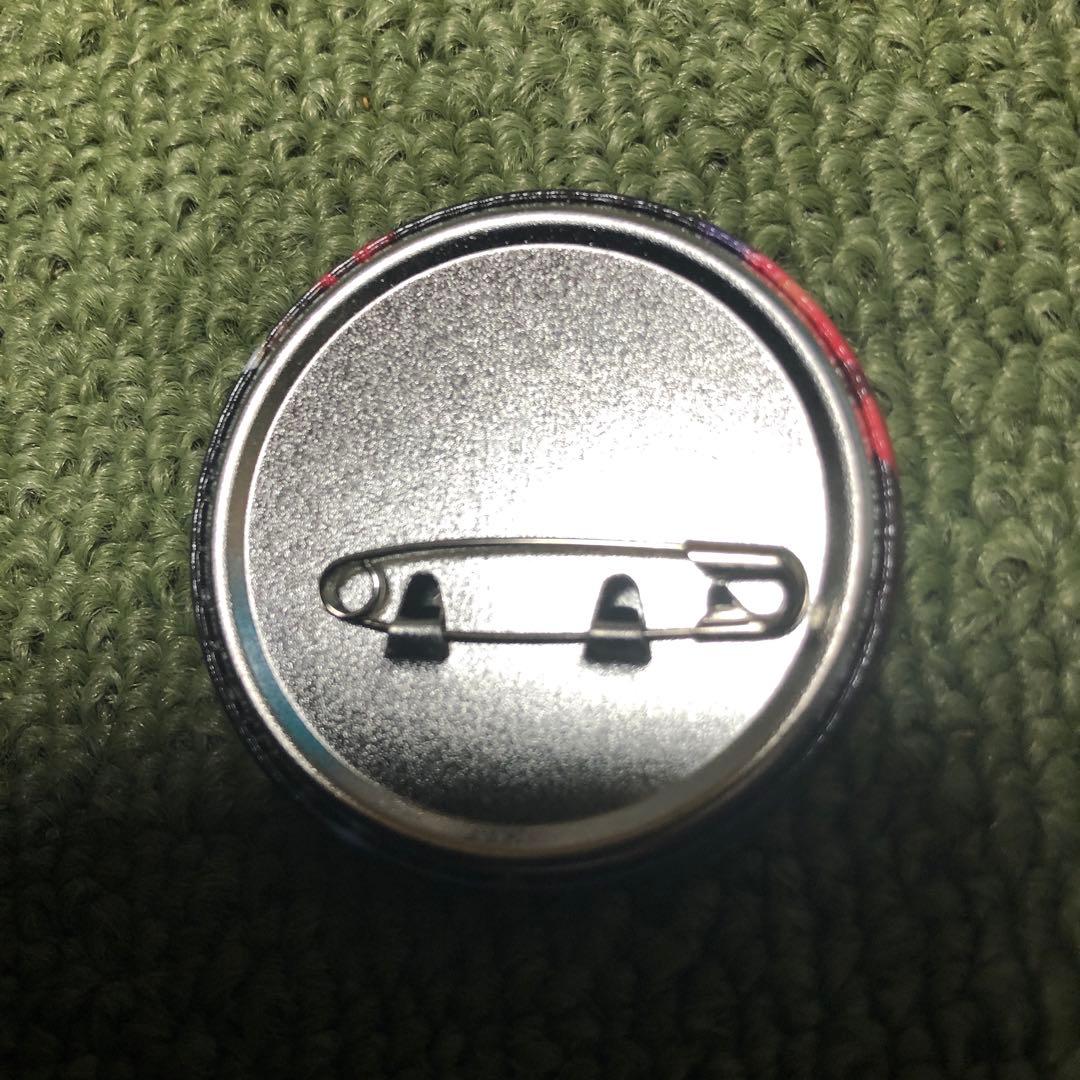 井上尚弥のカードおよび缶バッチ