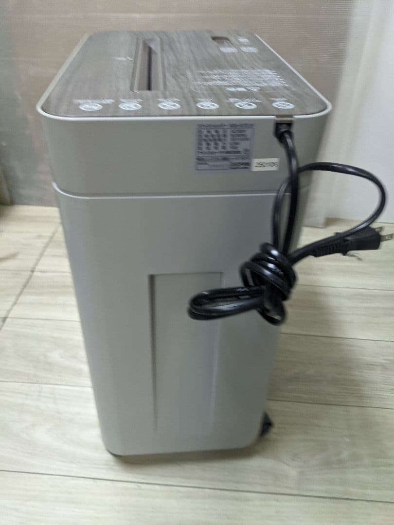 アイリスオーヤマ　クロスカットシュレッダーKOS-A17C-H 2025年製