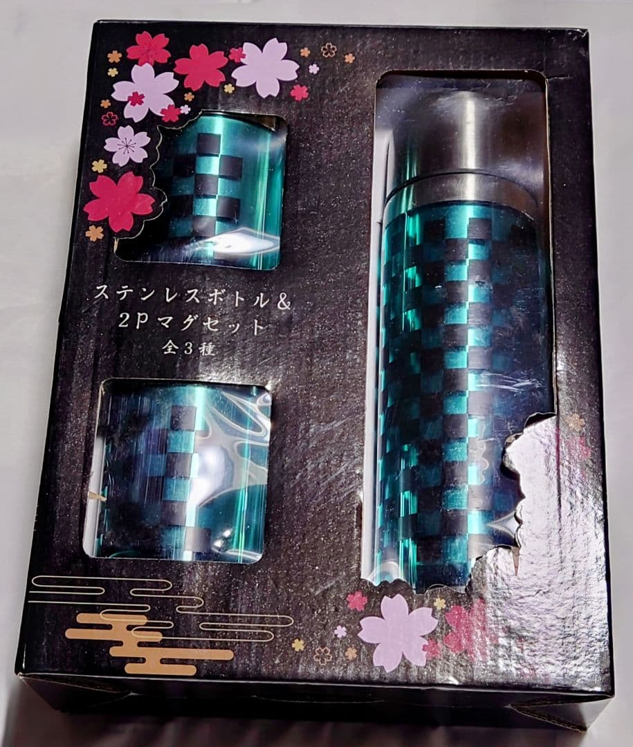 鬼滅の刃グッズ他。