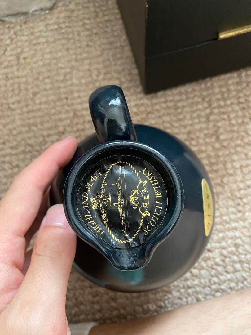 クイーンエリザベス2世 陶器ボトル 750ml 43% 未開栓 古酒