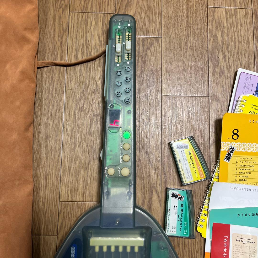 希少 楽器 らっき組 持った時から弾ける・唄える 電子ギター　カラオケ