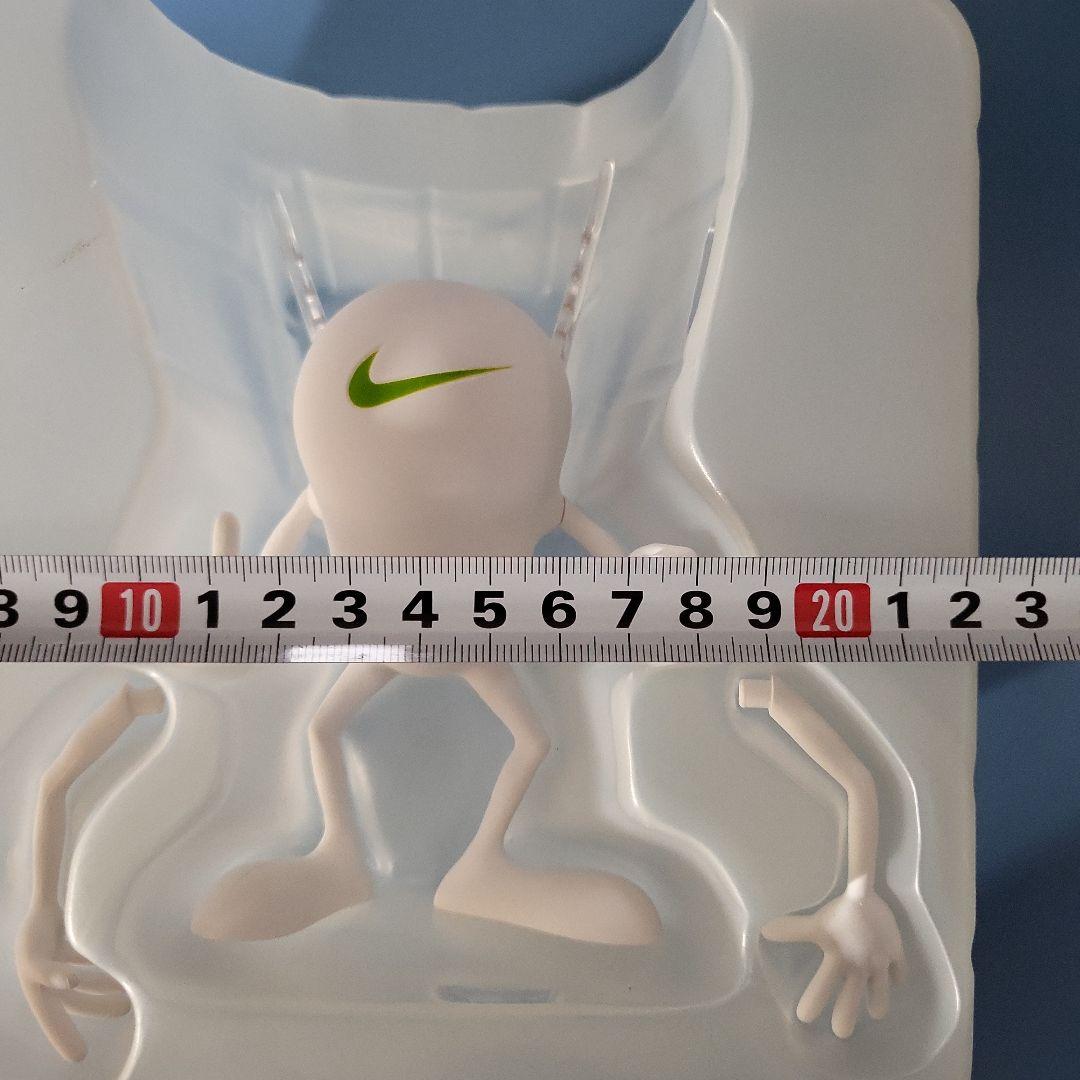 NIKE keynuts フィギュア　メディコムトイ　ホワイト