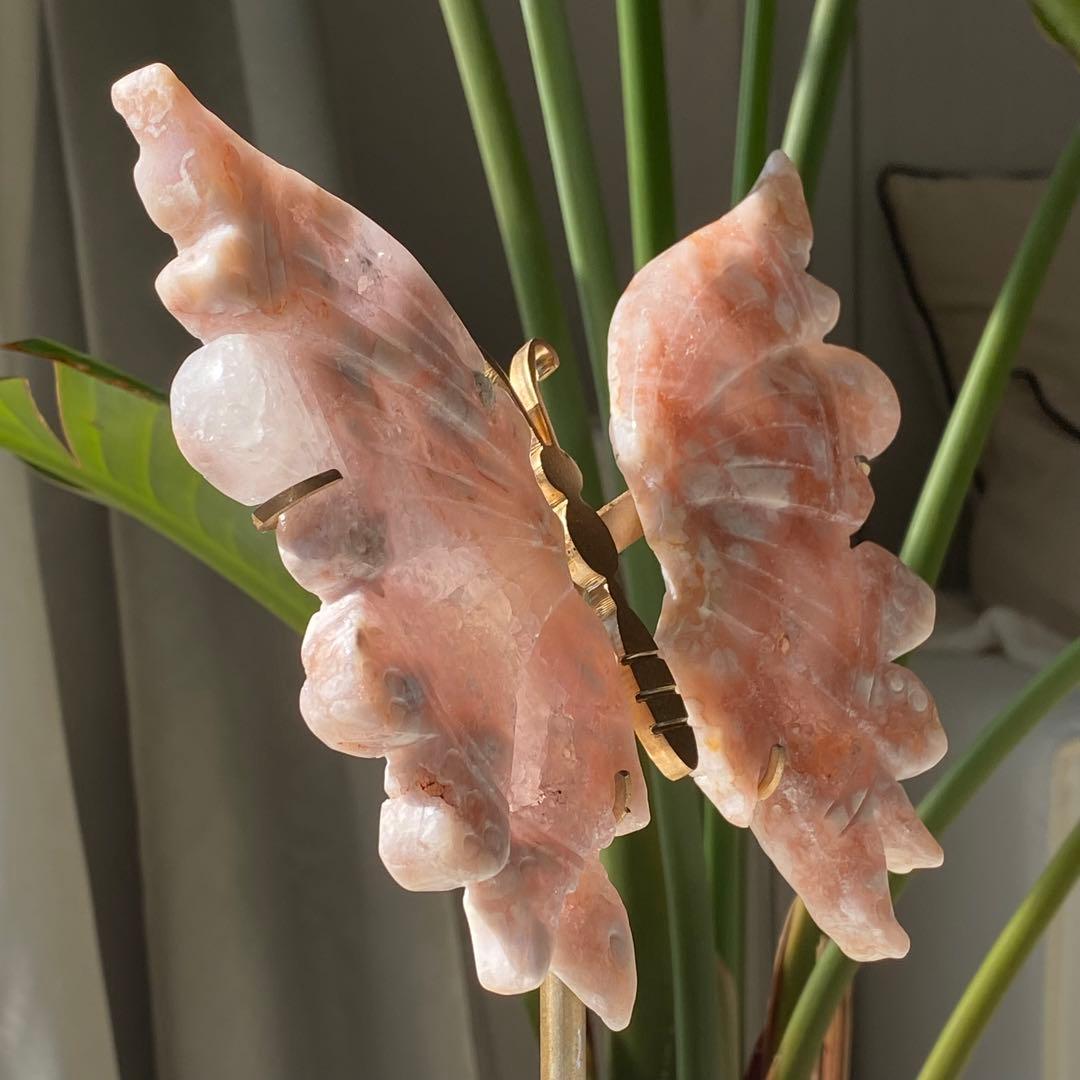 【 ピンクアメジスト フラワーアゲート バタフライ （台座付き）蝶々 桜瑪瑙 】