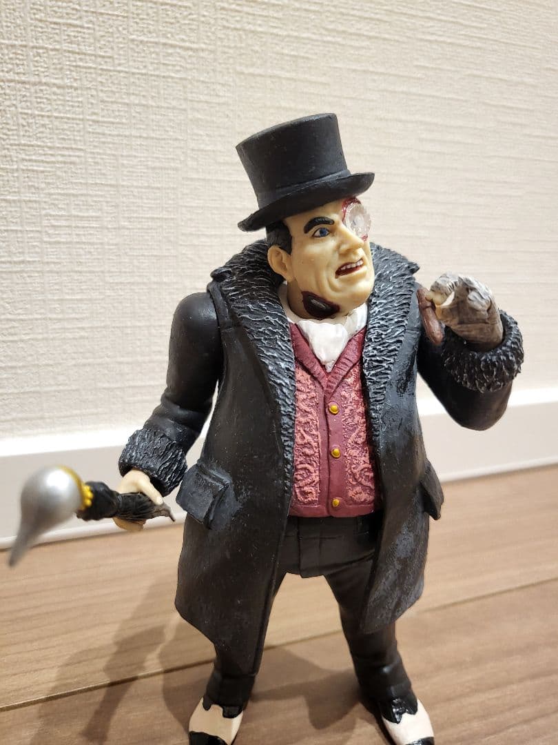 バットマン　アーカムシティ　ペンギン　フィギィア