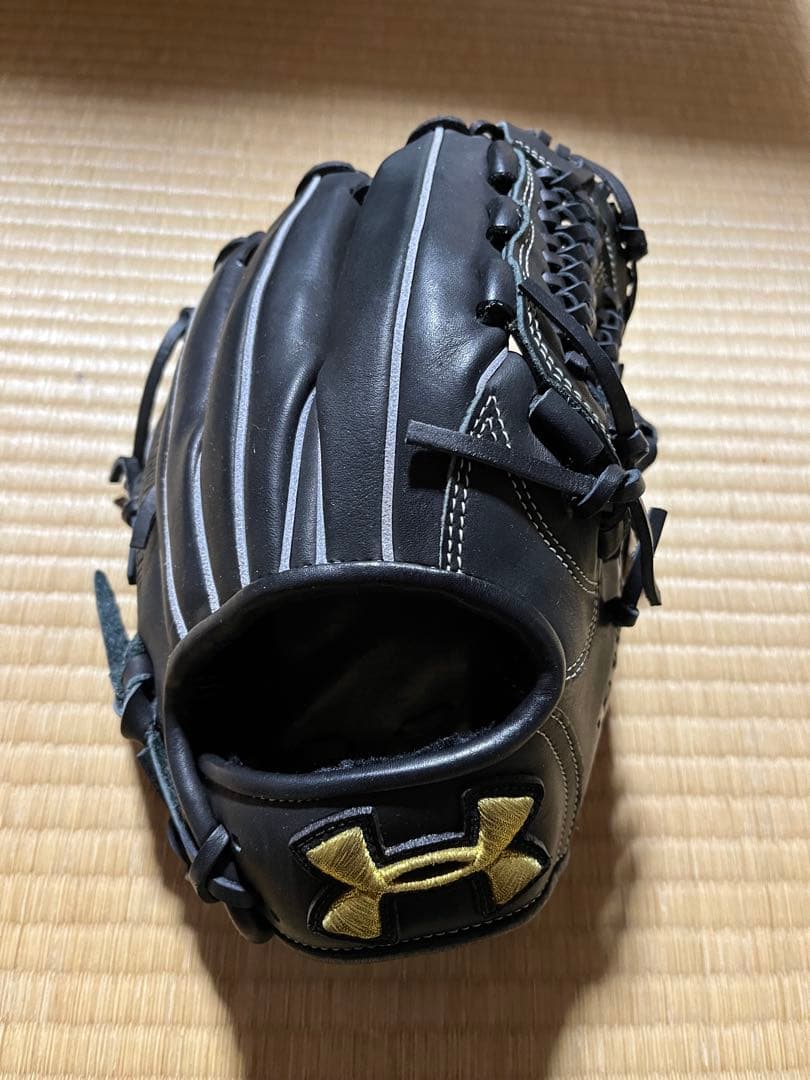 Ｒアンダーアーマー　軟式野球グローブ 黒