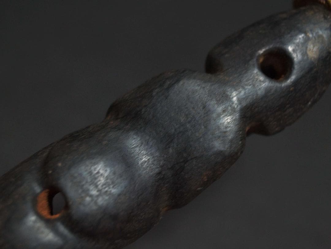 オールドチベット 大型 石隕石彫り太陽神像 金剛杵 両端銅製龍紋神像 魔除け浄化