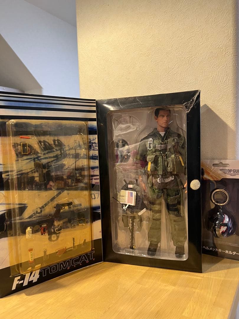 【新品未使用】トム・クルーズTOP GUN トップガン フィギュア