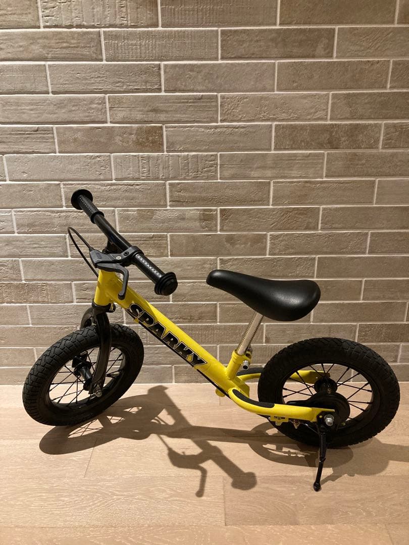 SPARKY スパーキー　キックバイク　イエロー　ブレーキ　スタンド付