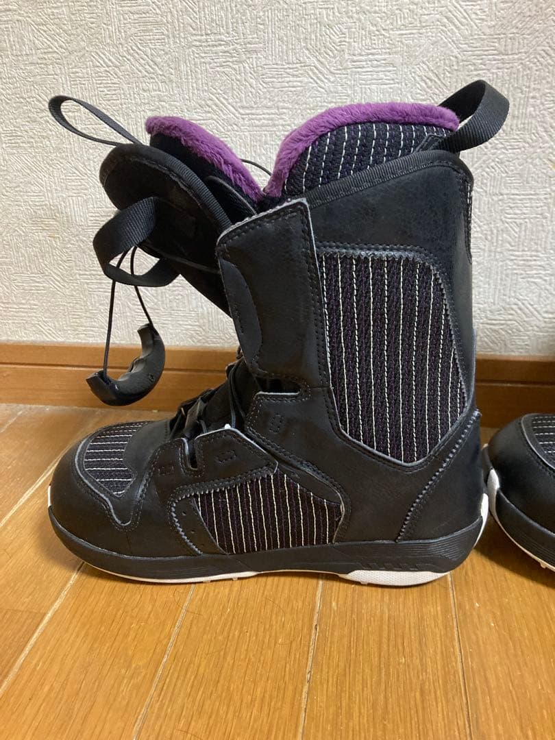 女性用スノーボードブーツ ブラック/パープル