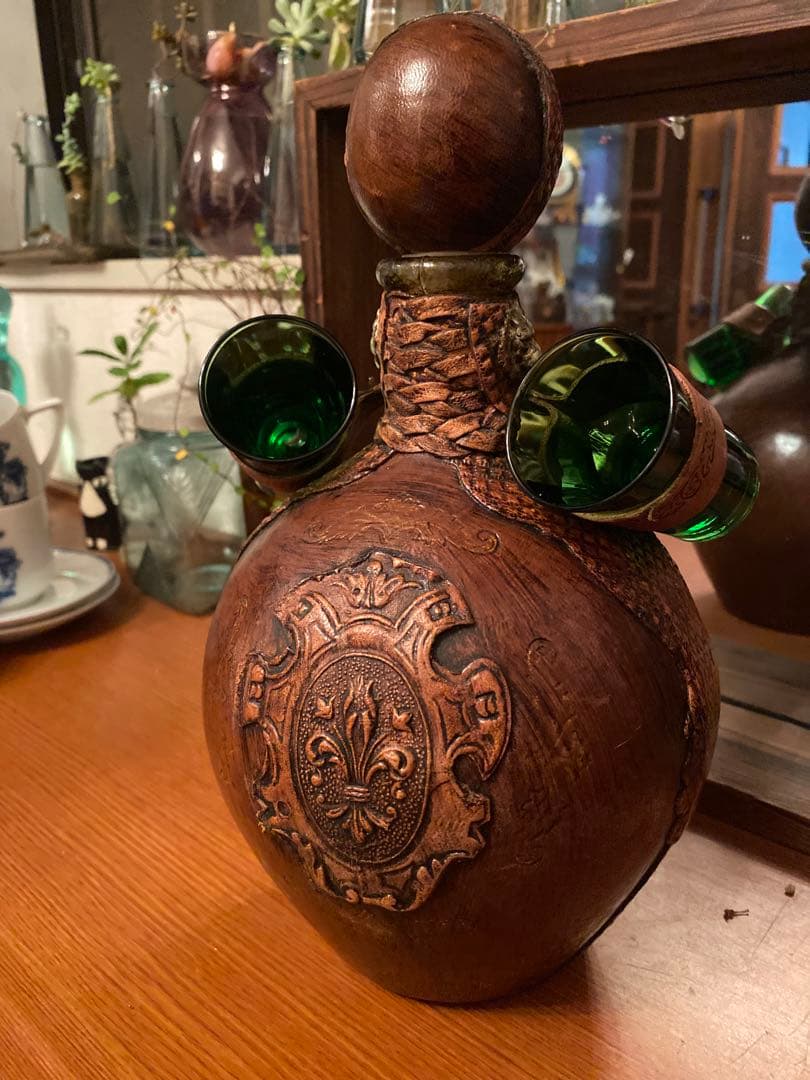 革張り　Italy 瓶　ビン　グラス付き アンティーク　イタリア製　空瓶　骨董