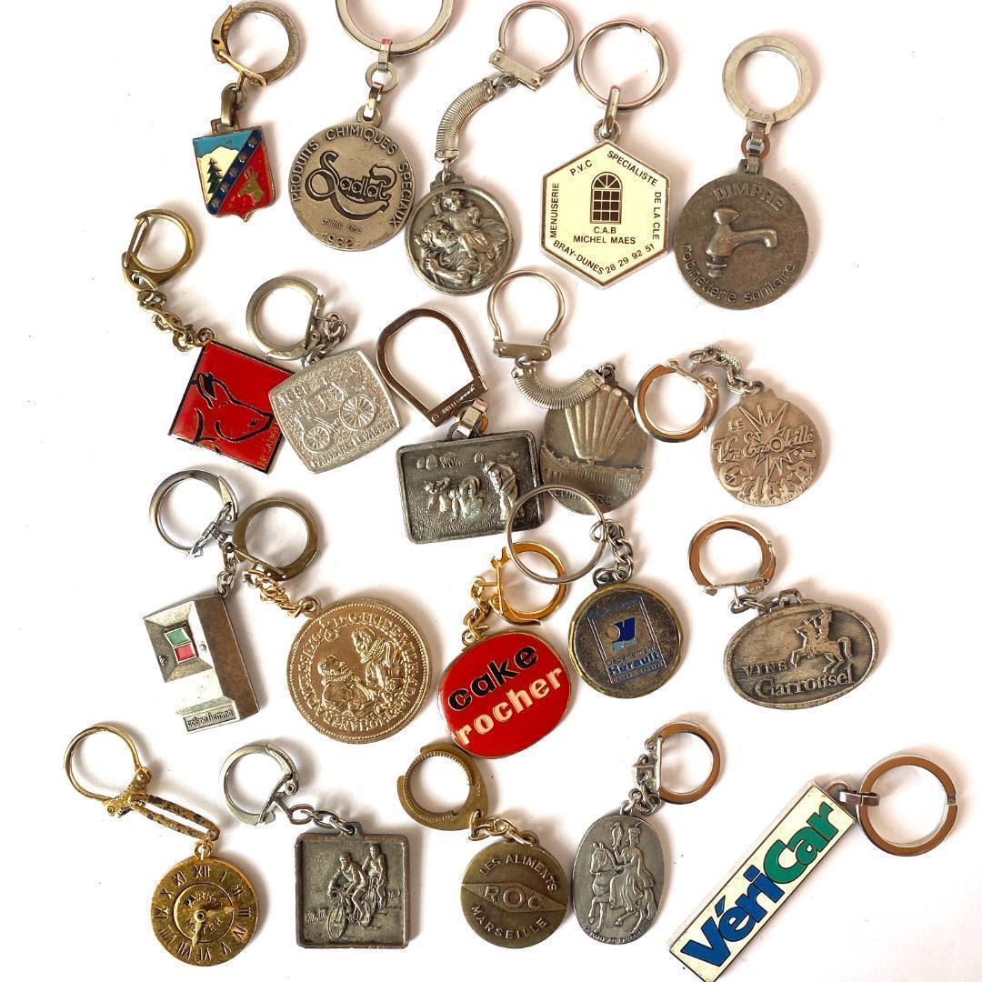100個！フランス ヴィンテージキーホルダー 金属製 メタル まとめ売り D12