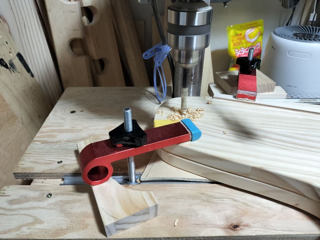 ♪ハンドメイド　沖縄三線スタンド　木製　ブラックカラー 3丁用　匿名配送♪