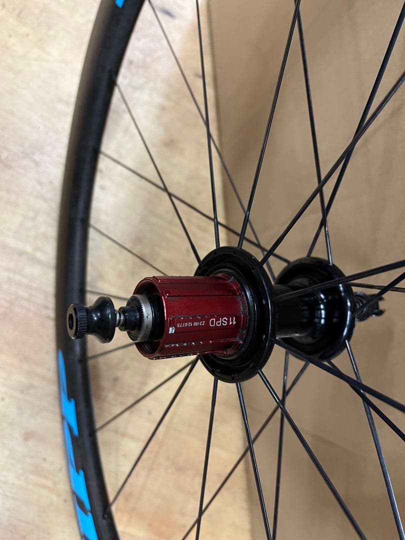 ZIPP 303 FIRECREST リムブレーキ　クリンチャー　後ろ割れアリ