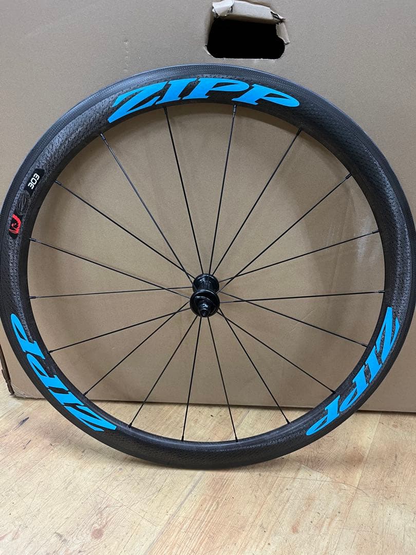 ZIPP 303 FIRECREST リムブレーキ　クリンチャー　後ろ割れアリ