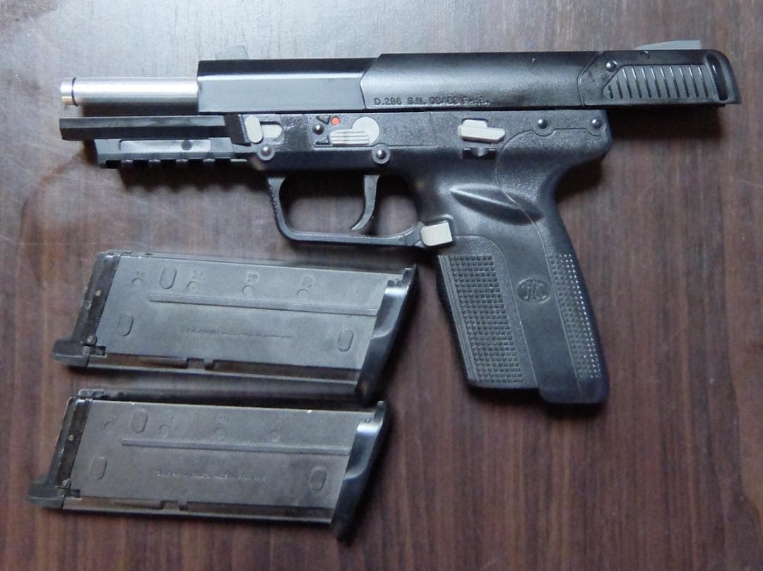 東京マルイ FN5-7(ファイブセブン) ブラック ガスブローバック