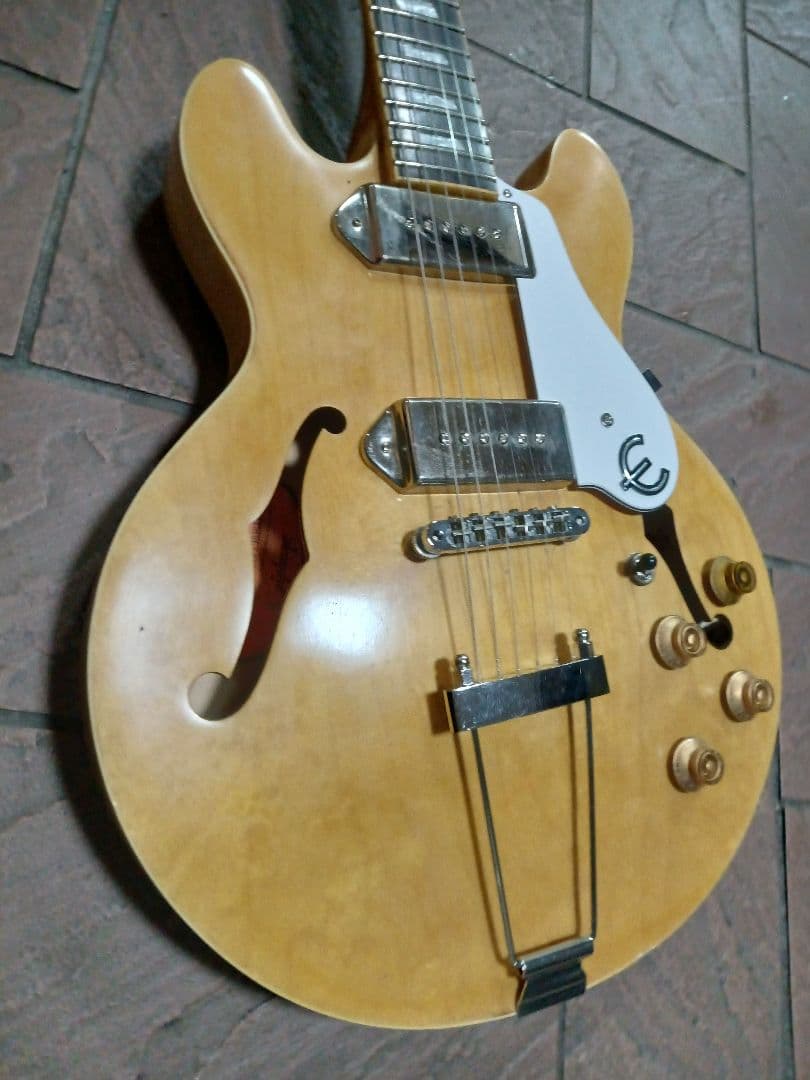 エピフォン　カジノクーペ　Epiphone　ポット交換　ピックガード製作　リペア