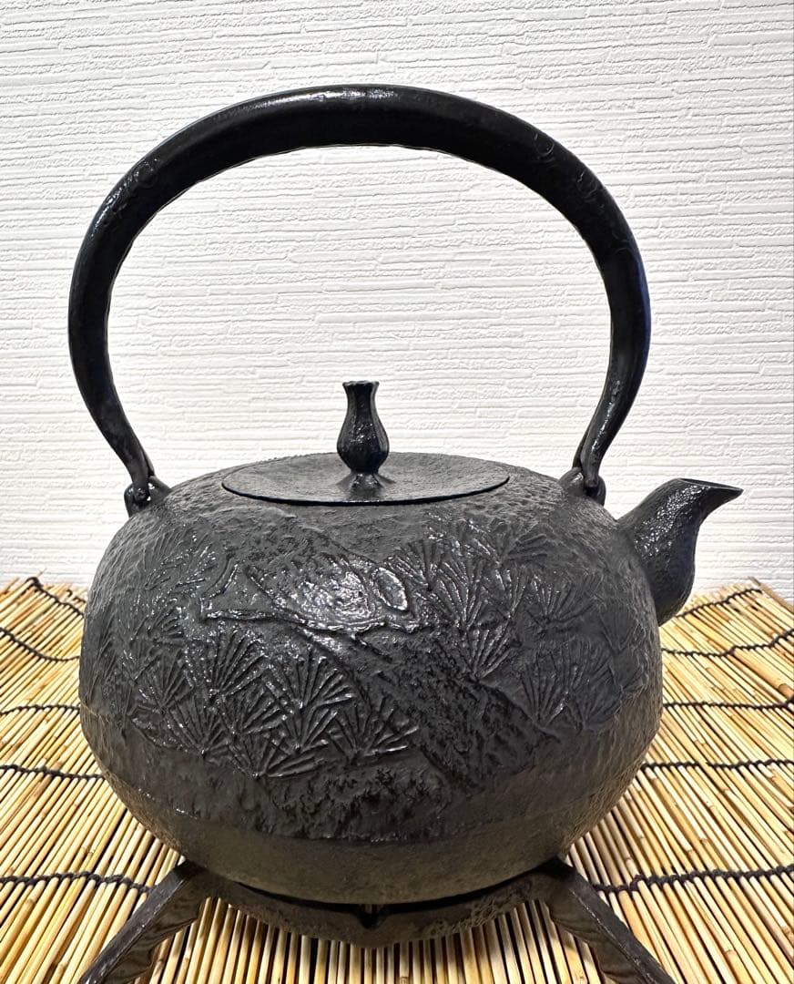 未使用品　付属品付　南部喜州 (及川 喜徳)造　鍛治打袋鉉１５型　南部鉄瓶