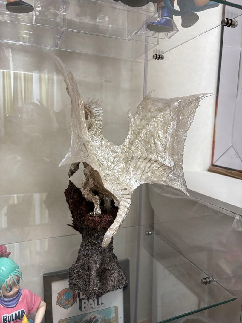 eカプコン限定　クシャルダオラ　脱皮　クリエイターズモデル　モンハンフィギュア