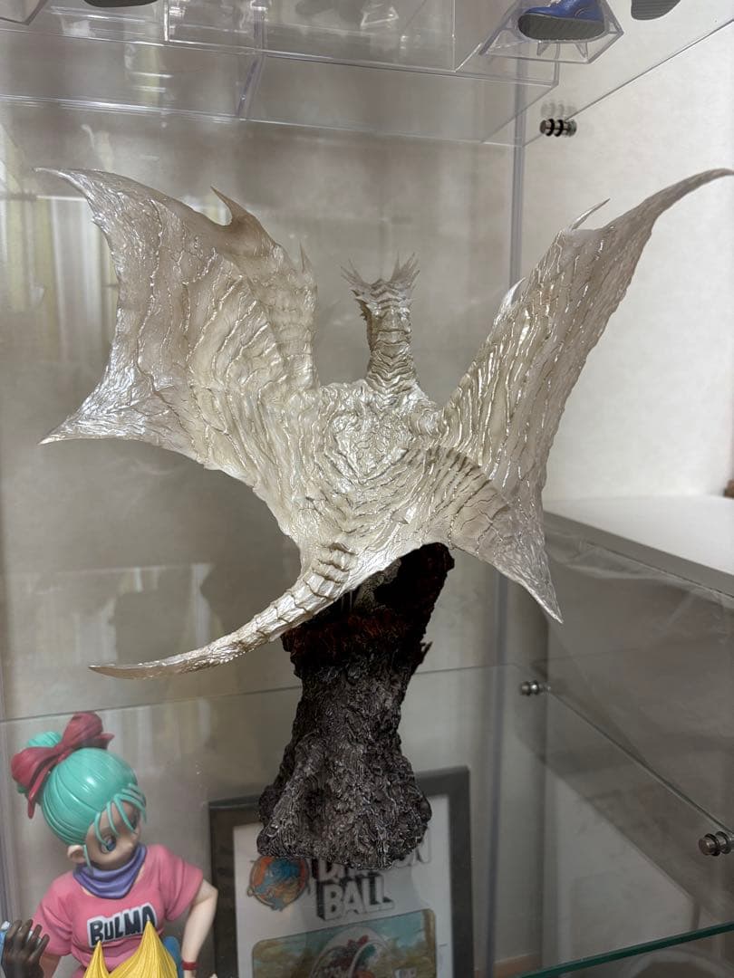 eカプコン限定　クシャルダオラ　脱皮　クリエイターズモデル　モンハンフィギュア