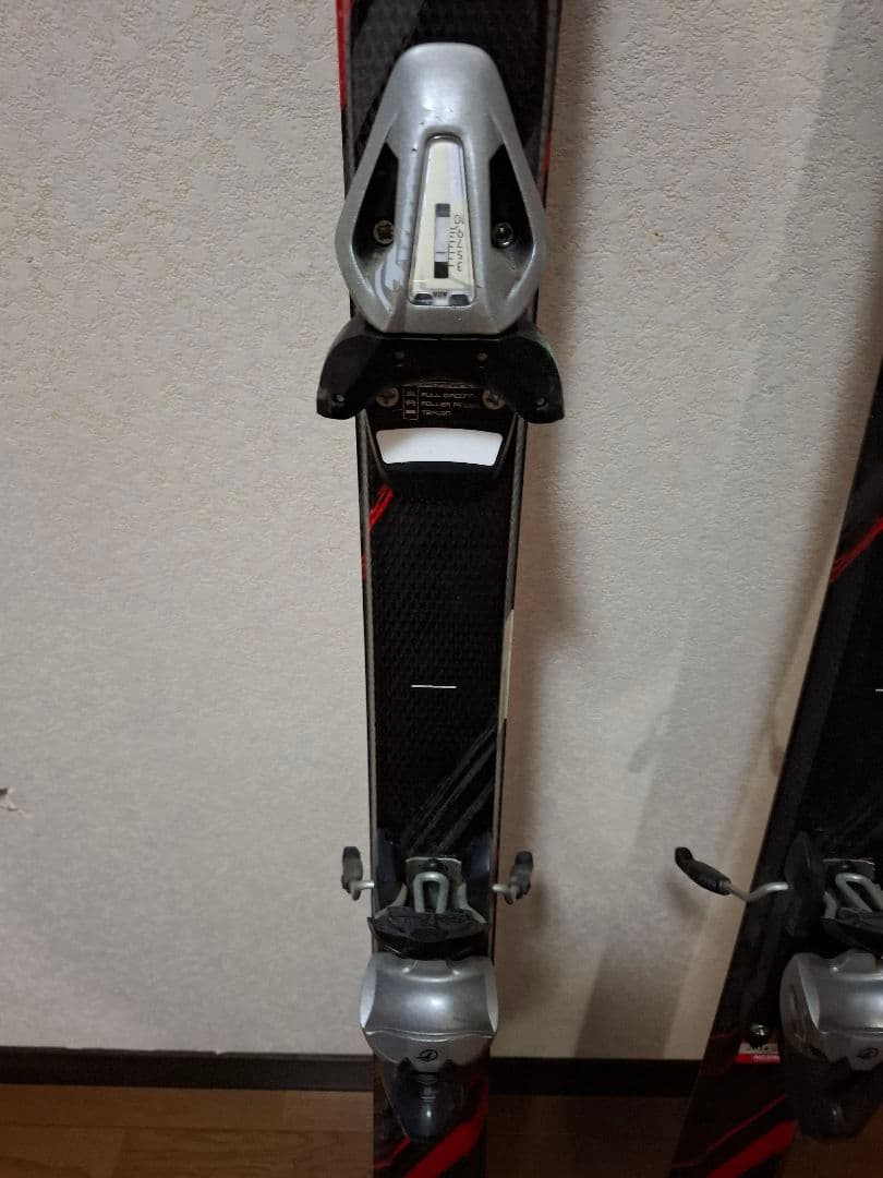 美品 elan eFlex スキー 板 ブラック/レッド