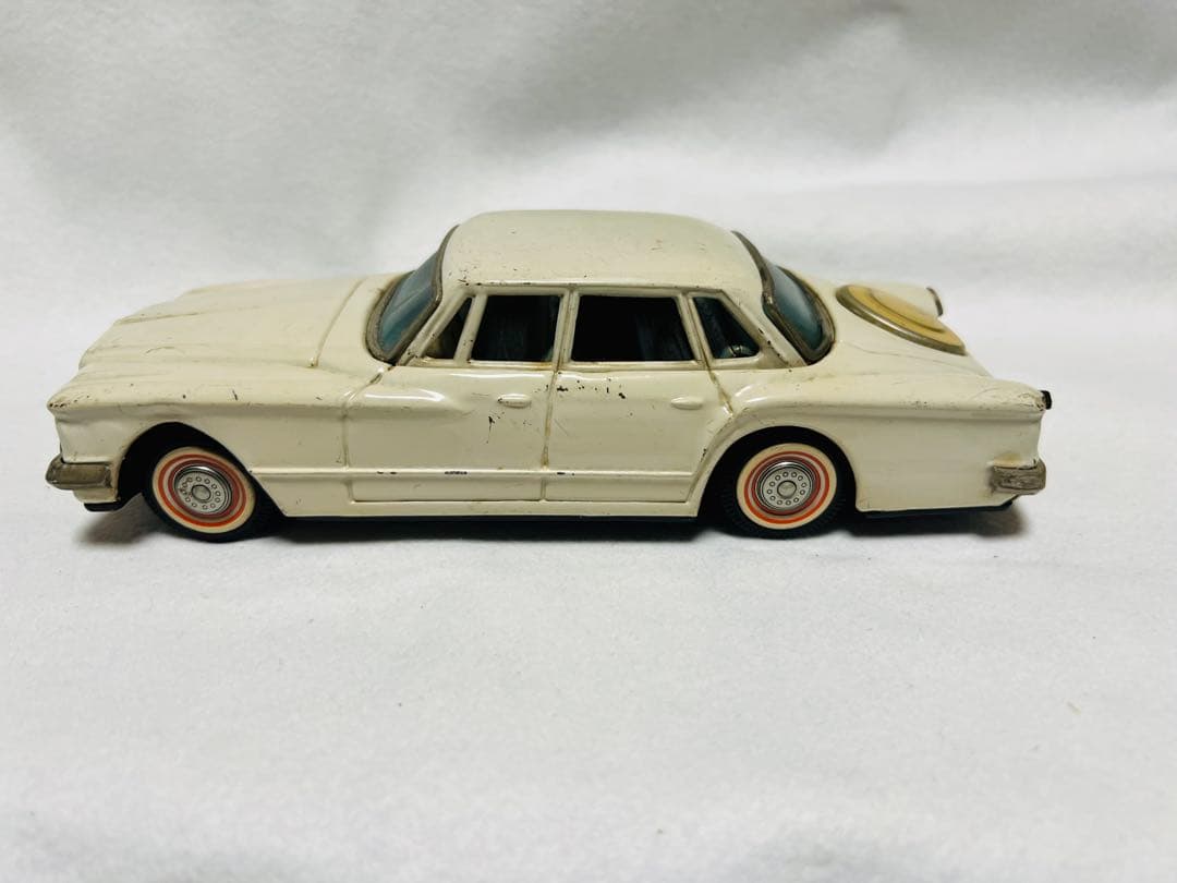 昭和レトロCHRYSLER VALIANTクライスラーバリアント セダン　ブリキ