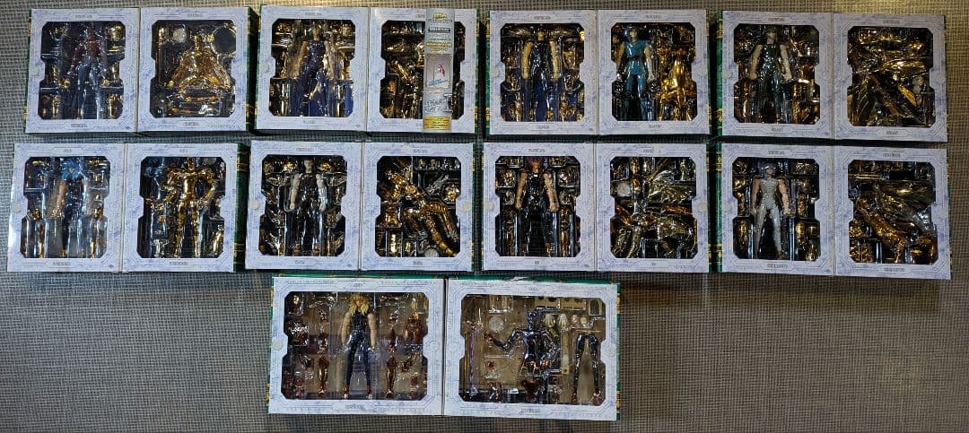 【聖闘士星矢】聖闘士聖衣神話セット　83箱+ディスプレイスタンド