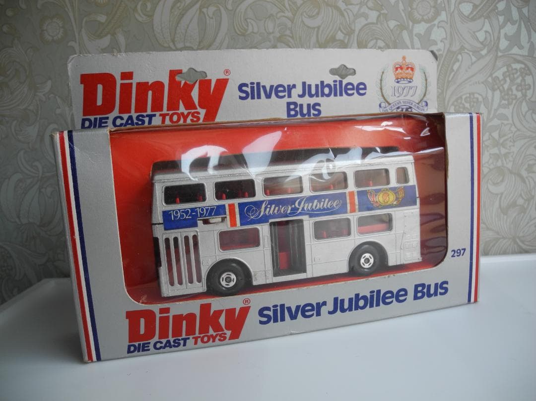 Dinky 【女王陛下即位25周年】Silver Jubilee Bus1977