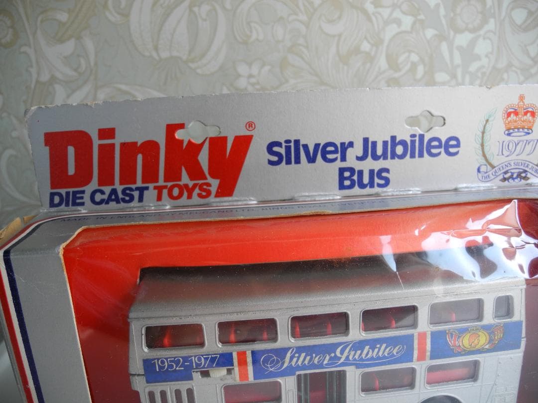 Dinky 【女王陛下即位25周年】Silver Jubilee Bus1977